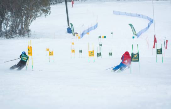 光你想都没想过的夏天!开元棋牌网站滑雪看极(图1) 光你想都没想过的夏天!开元棋牌网站滑雪看极(图1)